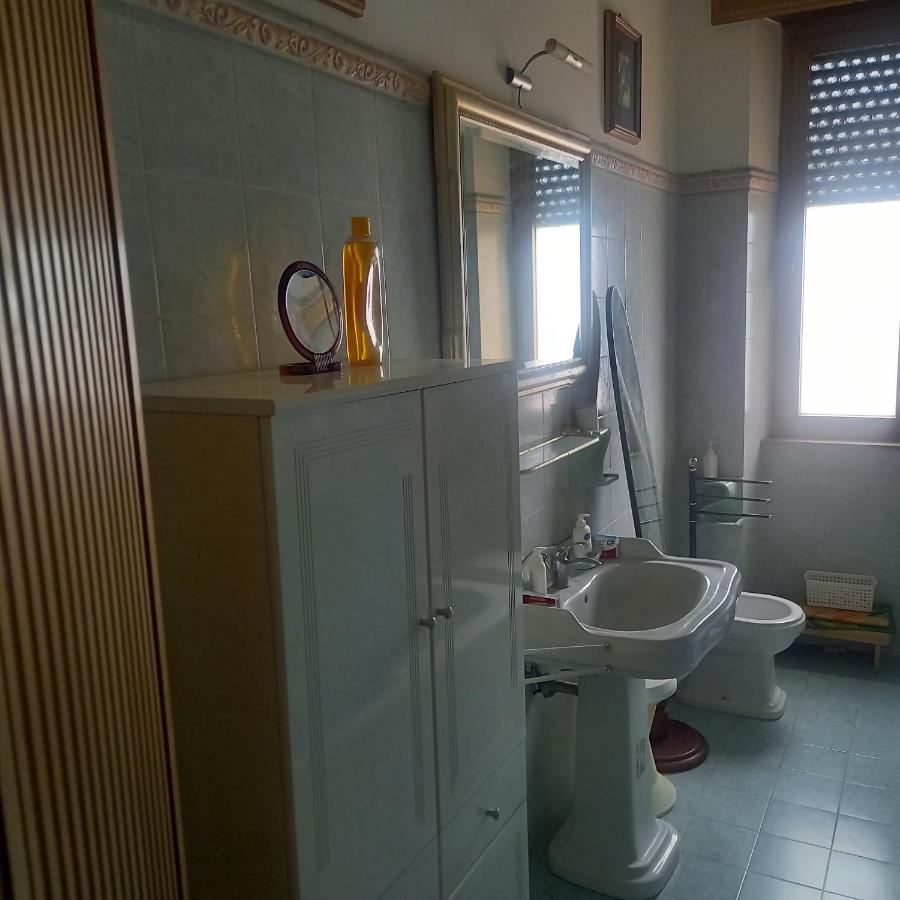 Il Nido Di Mamma E Babbo Apartment Civitavecchia Bagian luar foto